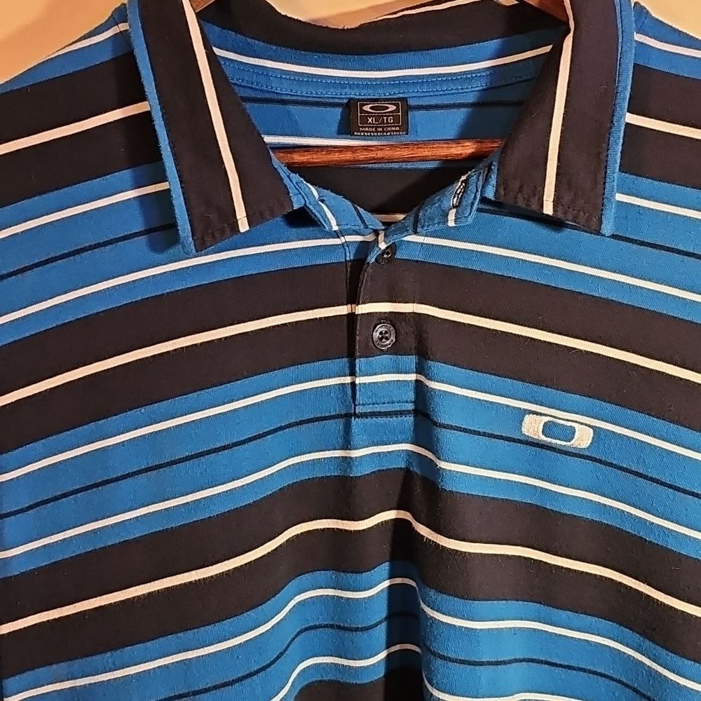 OAKLEY- Men's Blue Striped Polo SIZE XL